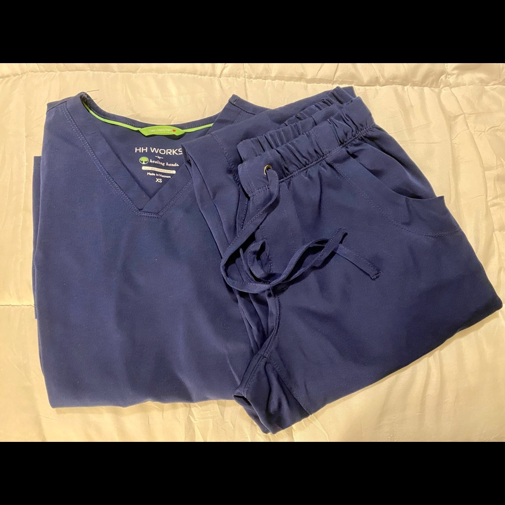 Healing Hands Navy Blue Women’s scrub set!